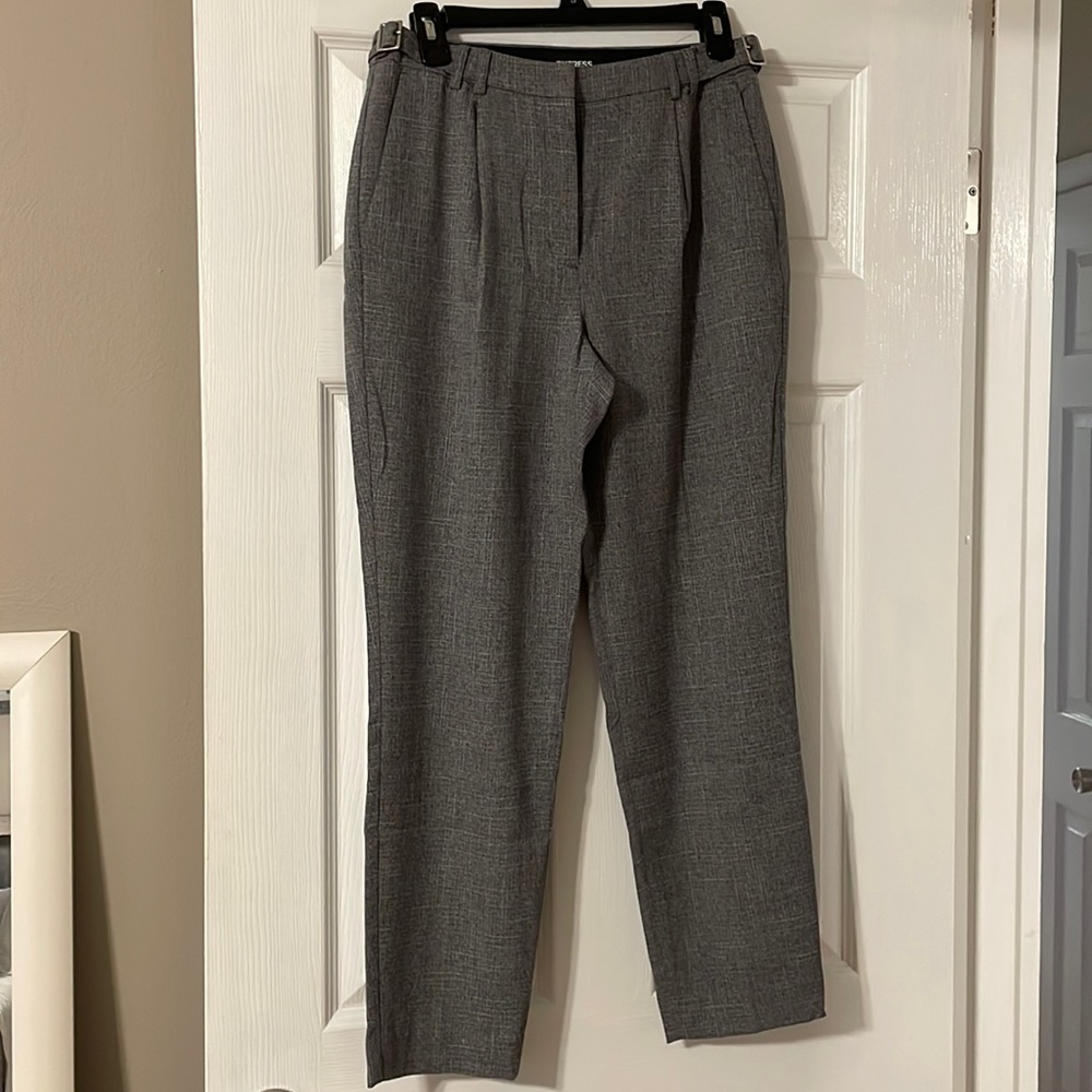 NWT - Express Ankle Pant